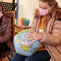 Wir suchen die Länder, in denen die Dreikönigsaktion hilft.