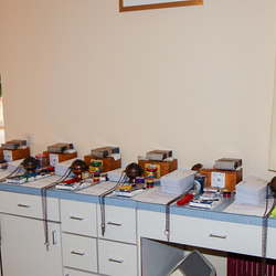 Die Utensilien für die Gruppen liegen bereit.